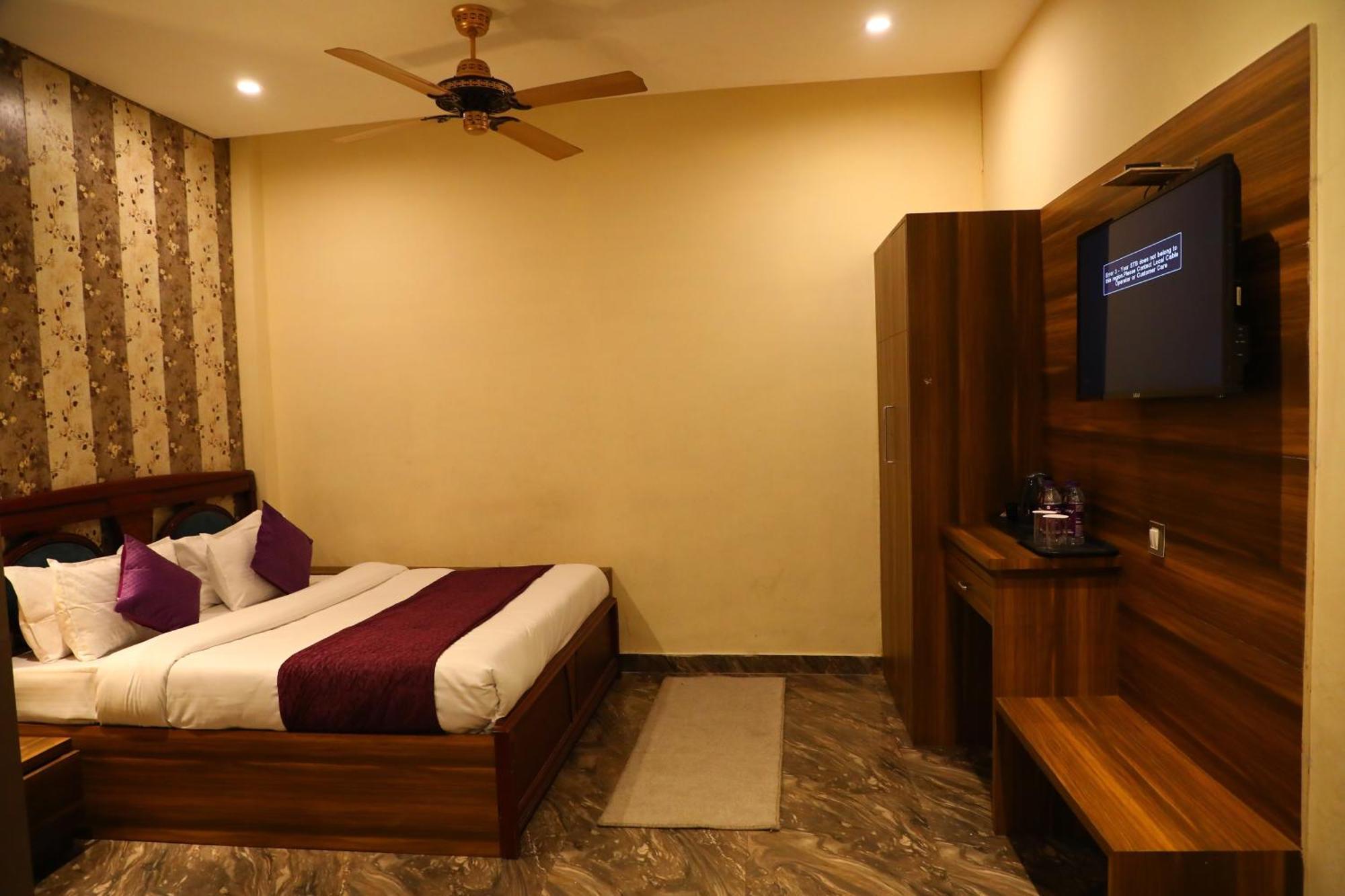 Perfectstayz Premium @Harkipauri Road Haridwār الغرفة الصورة
